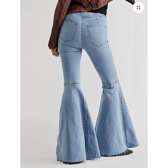 Free People NWT Float On Extreme Flare Bermondsey Blue Wash Jeans 29 waist - Picture 2 of 11